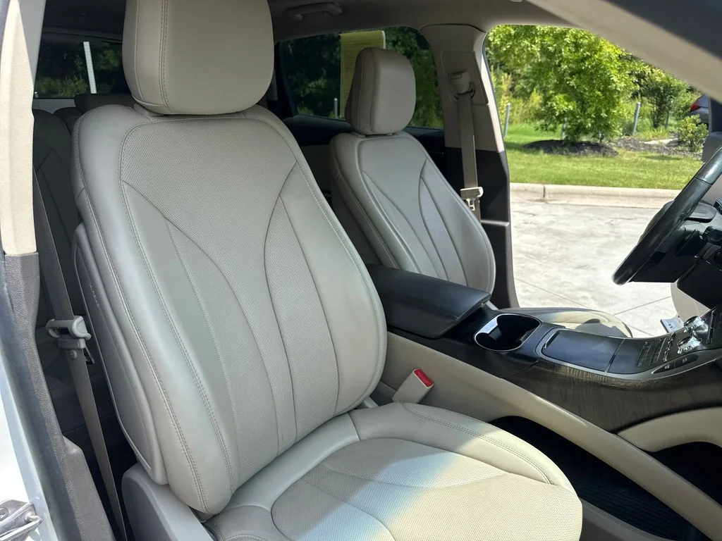 Used 2020 White Lincoln Reserve image 34