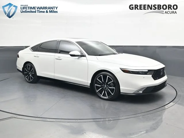 Used 2025  Honda Touring image 3
