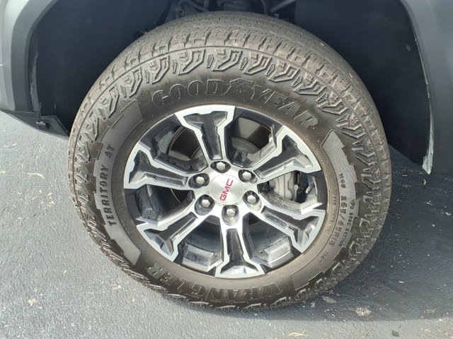 Used 2025 Sterling Metallic GMC AT4 image 17
