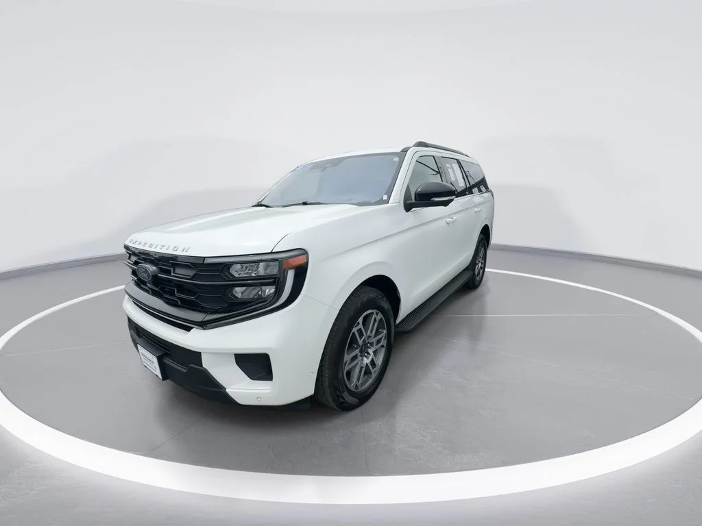 Used 2025 White Ford Active image 4