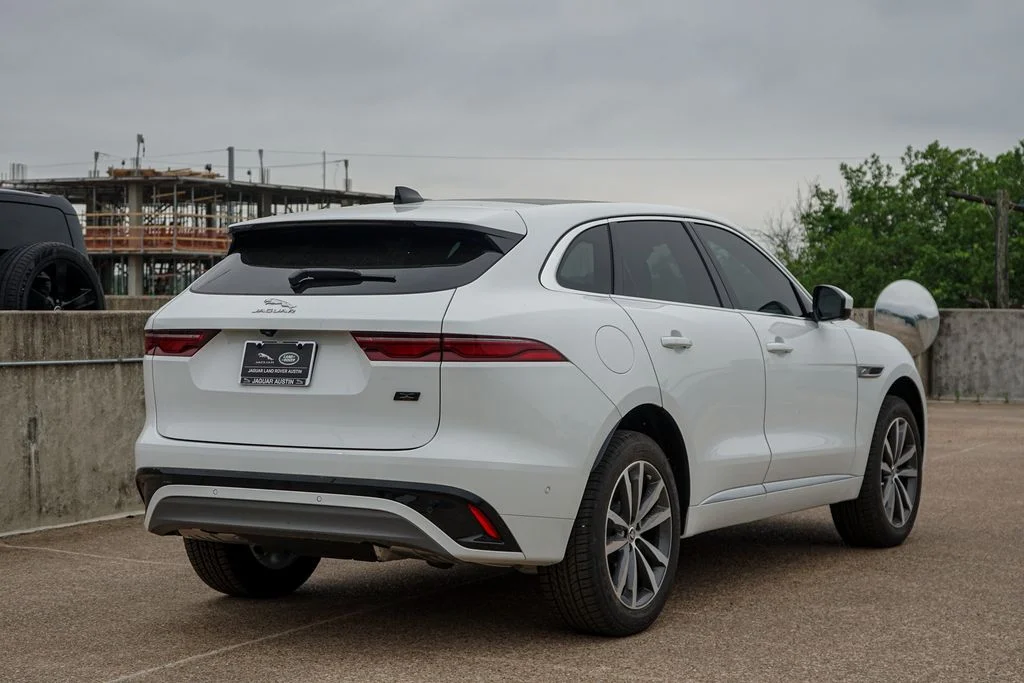 2026 Jaguar F-Pace R-Dynamic S - Photo 6