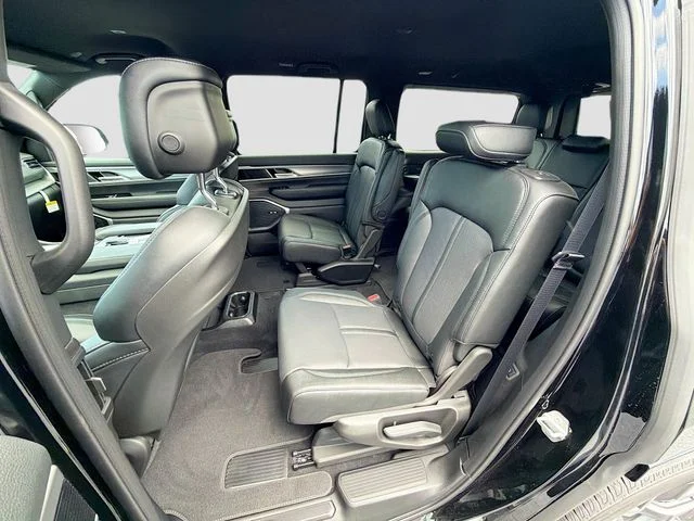 New 2026 High Gloss Black Jeep Limited Altitude image 18