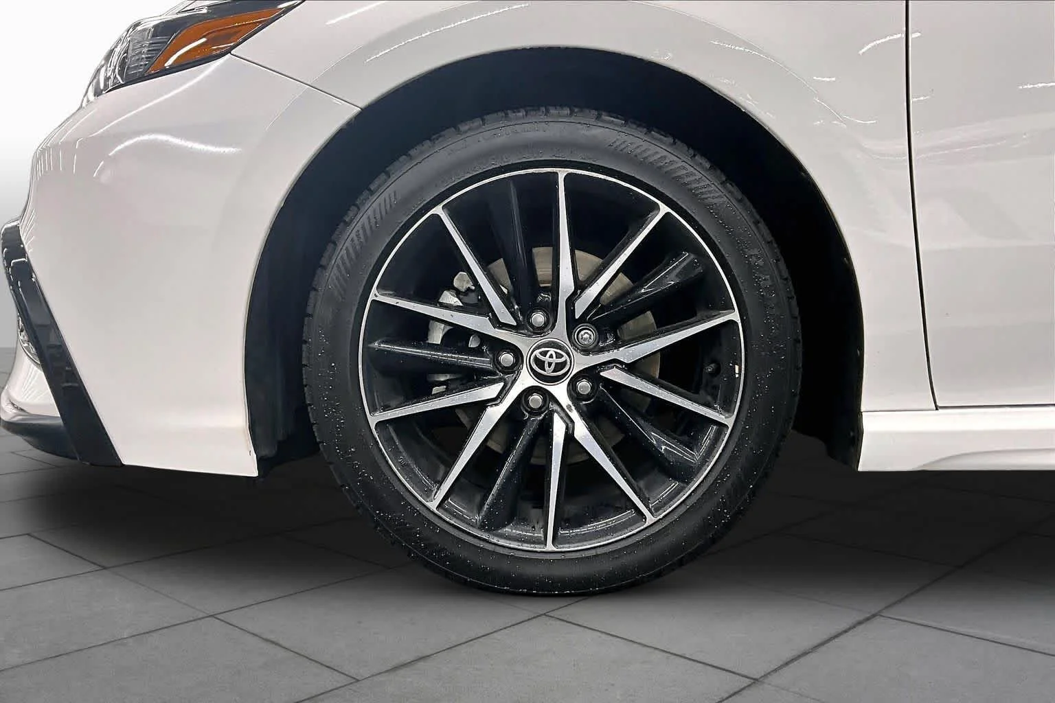 Used 2023 Ice Cap Toyota SE image 11