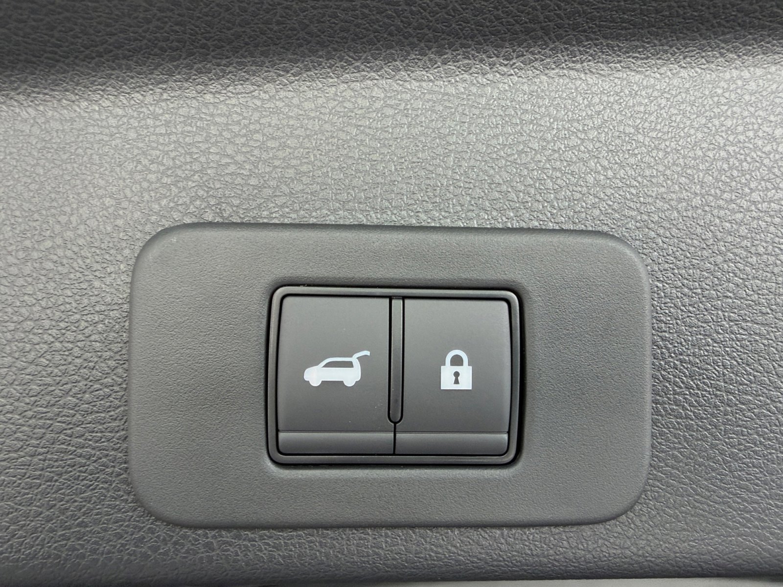 New 2026 Champagne Silver Metallic Nissan Platinum image 33