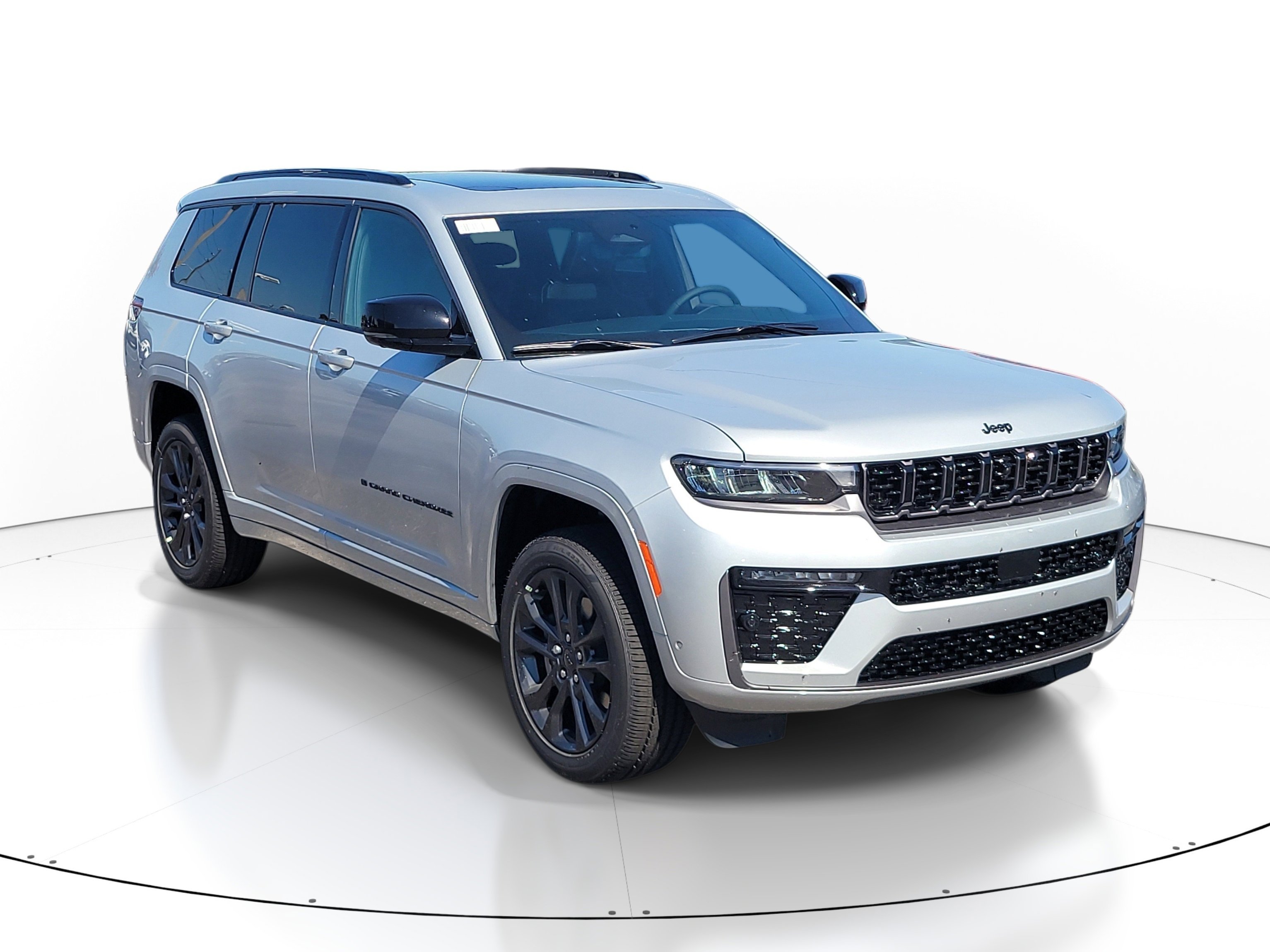 New 2026 Silver Zynith Exterior Paint Jeep Limited Reserve image 1
