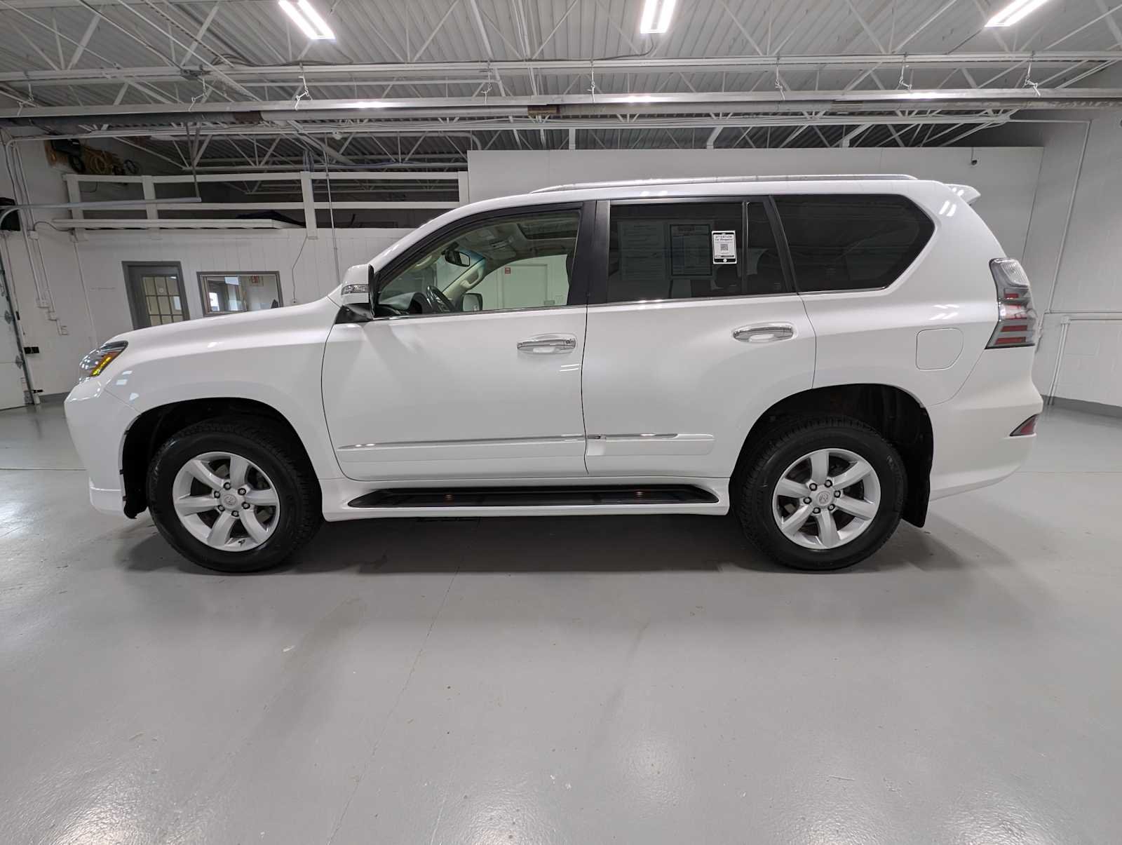 Used 2018 Starfire Pearl Lexus  image 11