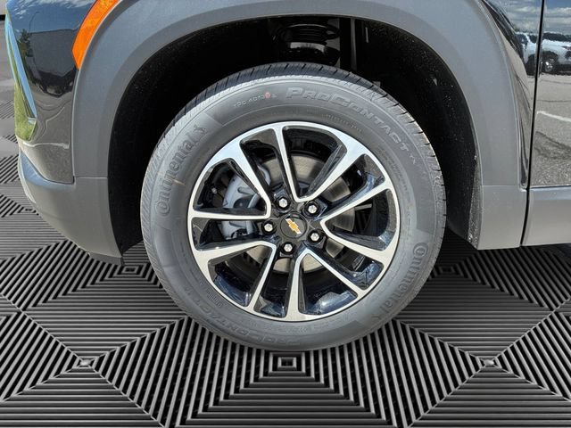 New 2026 Mosaic Black Metallic Chevrolet LT image 9