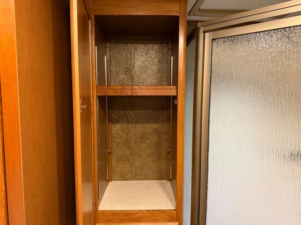 Used 2014  Tiffin  image 39