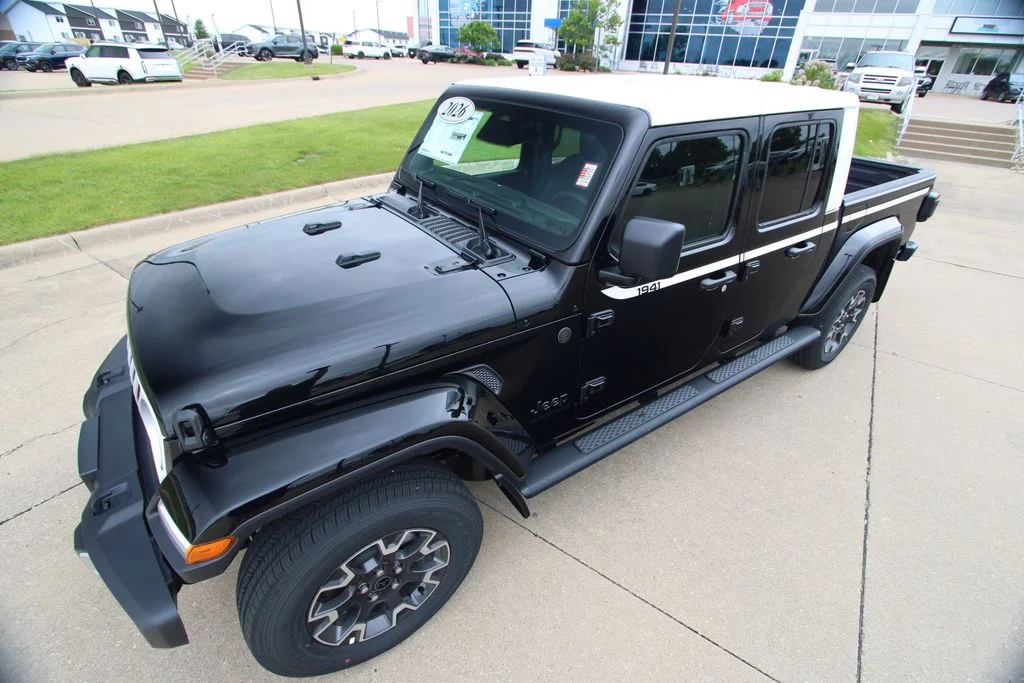 New 2026 Black Clear-Coat Exterior Paint Jeep Sahara image 21