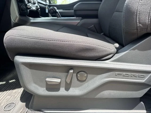 New 2026 Agate Black Metallic Ford XLT image 36