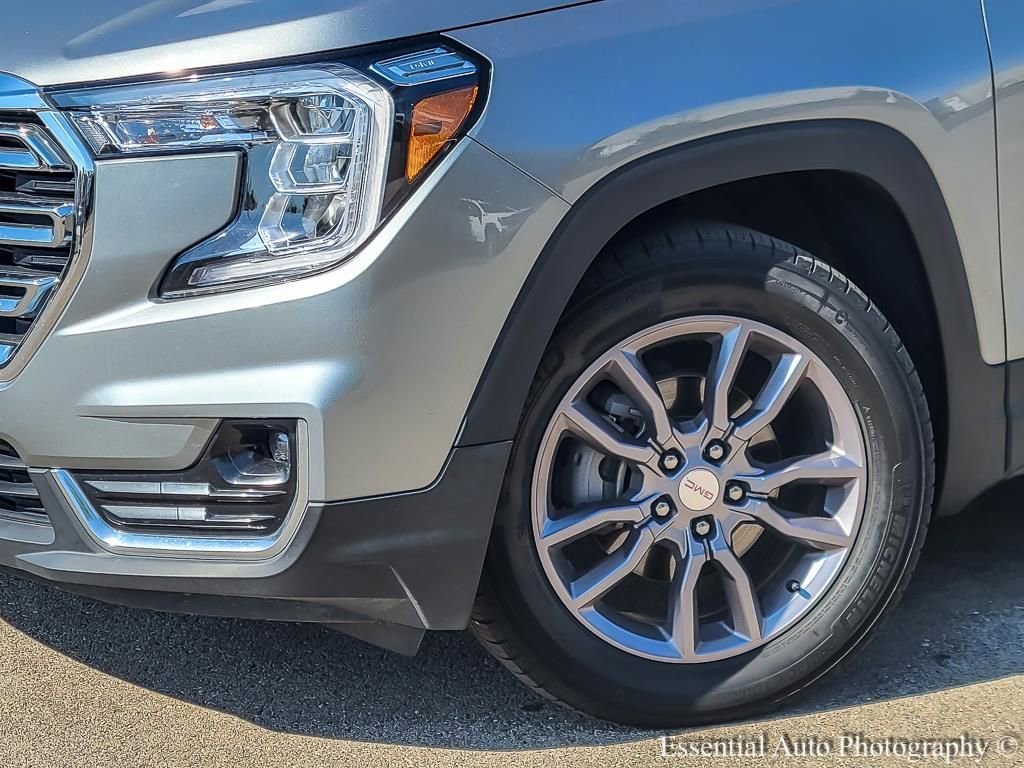 2023 GMC TERRAIN - Image 3