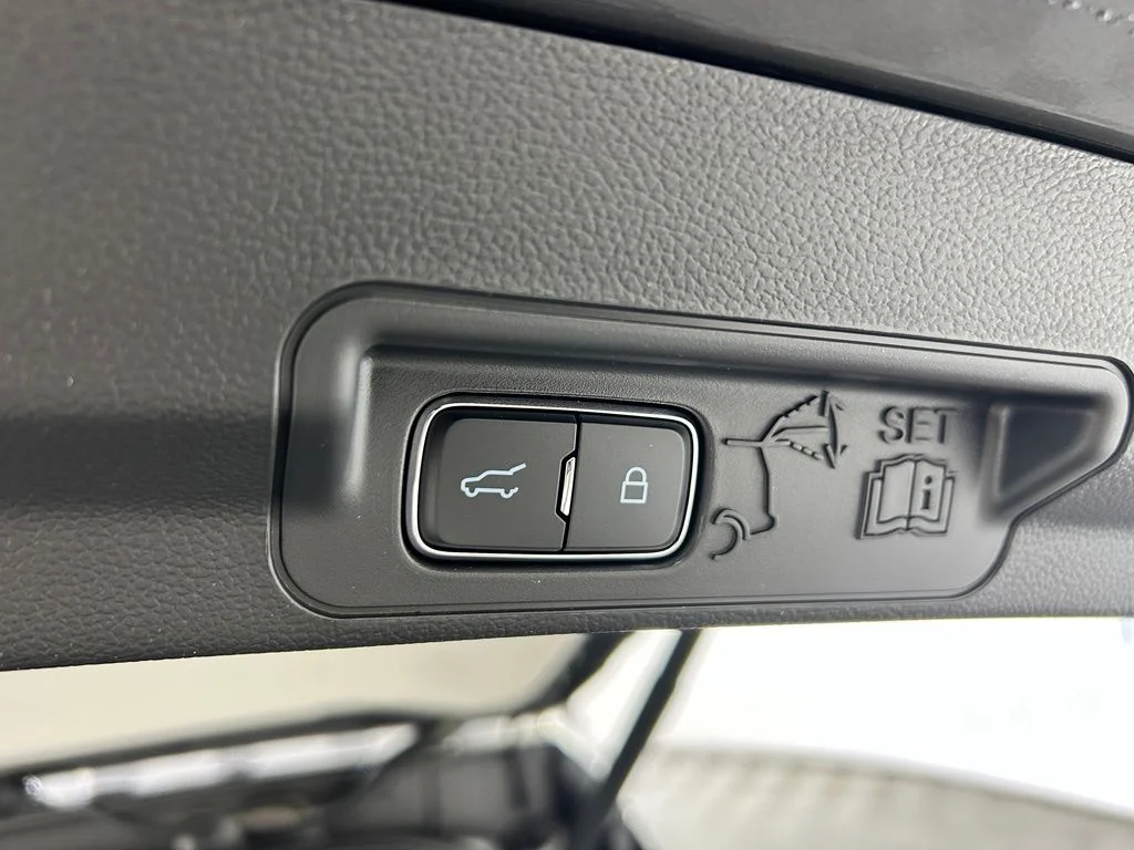 New 2026 Carbonized Gray Metallic Ford Platinum™ image 43