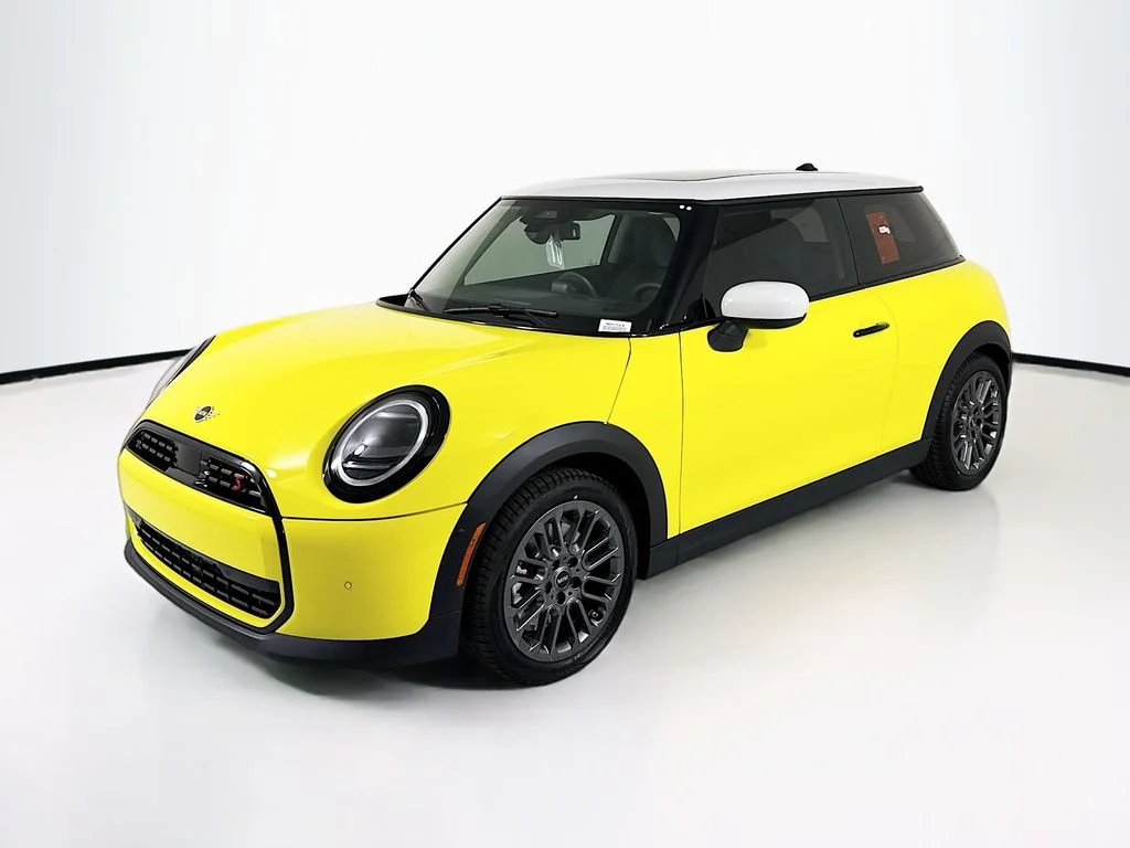 2026 MINI Hardtop Cooper S Signature's photo