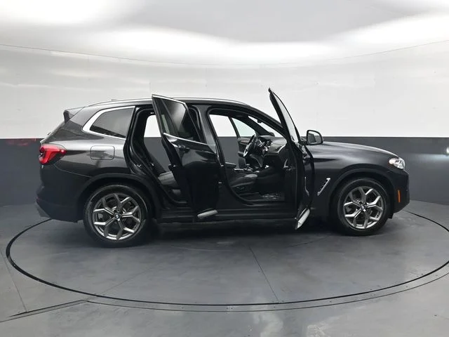 Used 2024 Gray BMW sDrive30i image 41