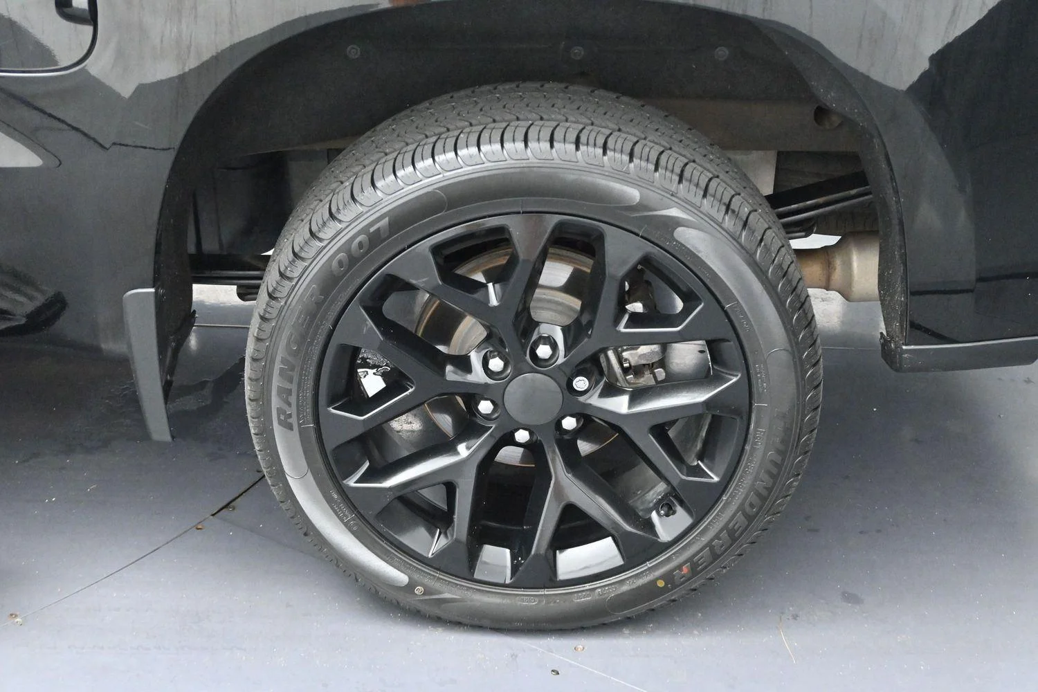 Used 2019 BLACK Chevrolet High Country image 32