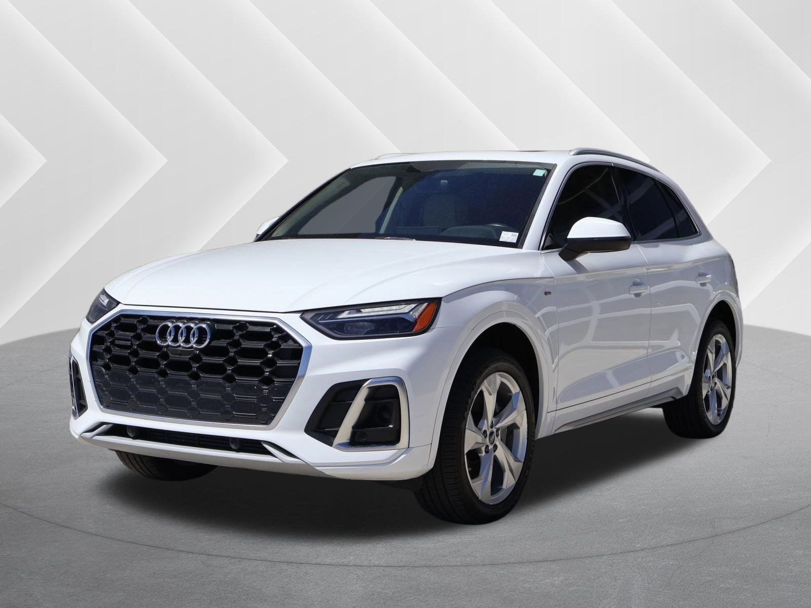 2022 Audi Q5 45 Premium Plus's photo