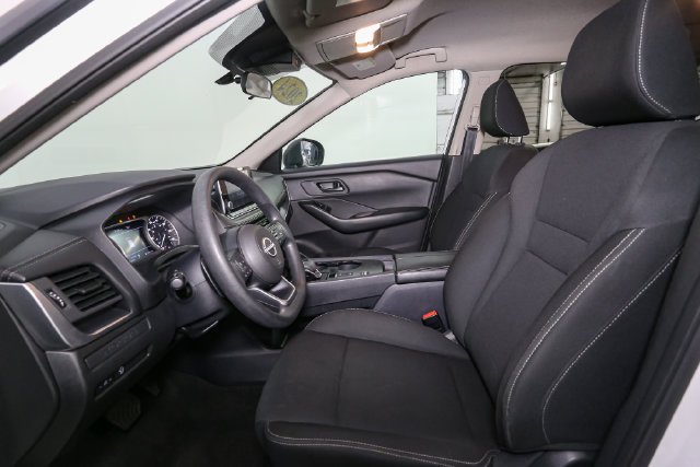 Used 2024 White Nissan S image 33