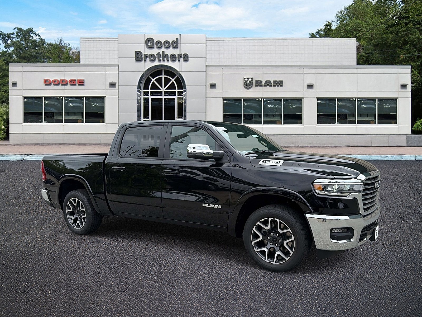 New 2027 Diamond Black Crystal Pearl-Coat Exterior Paint RAM Laramie Crew Cab 4x4 5