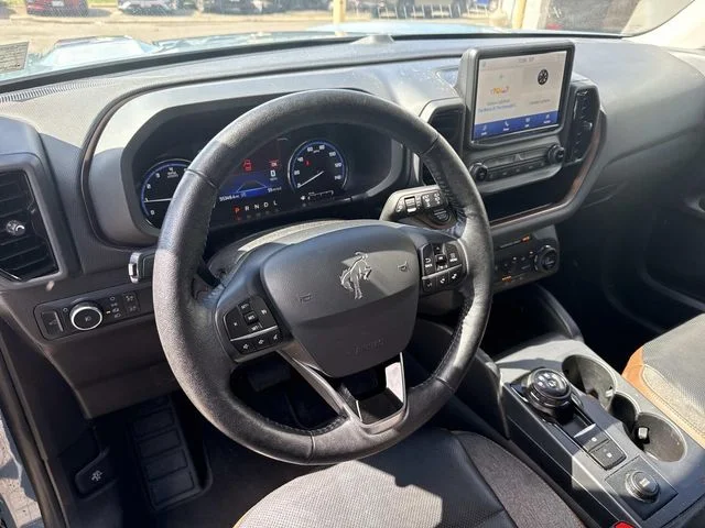 Used 2021  Ford Outer Banks image 2