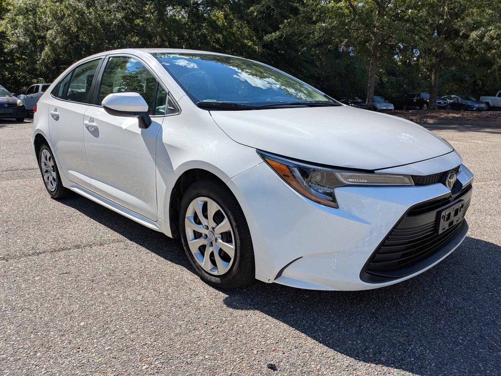 Used 2025  Toyota LE image 1