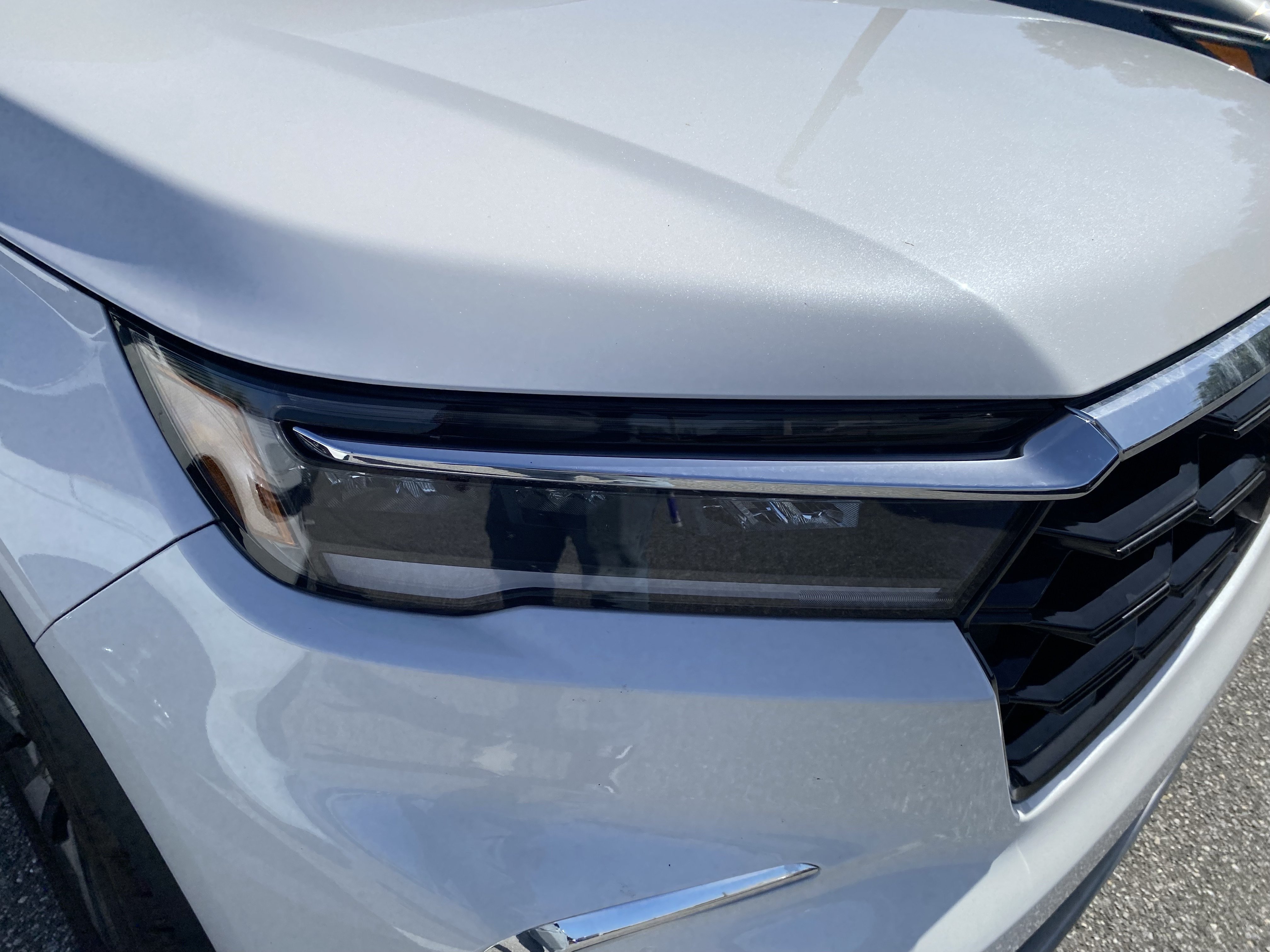 Used 2025 Platinum White Pearl Honda Touring image 14