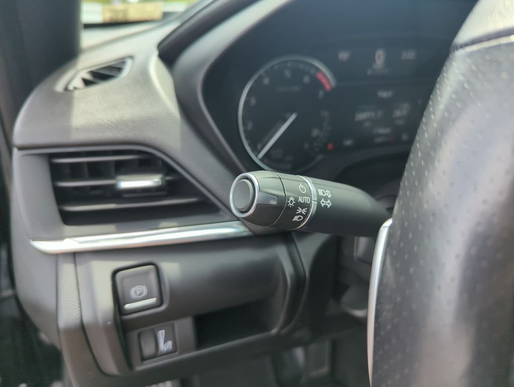 Used 2021 Black Cadillac Sport image 20