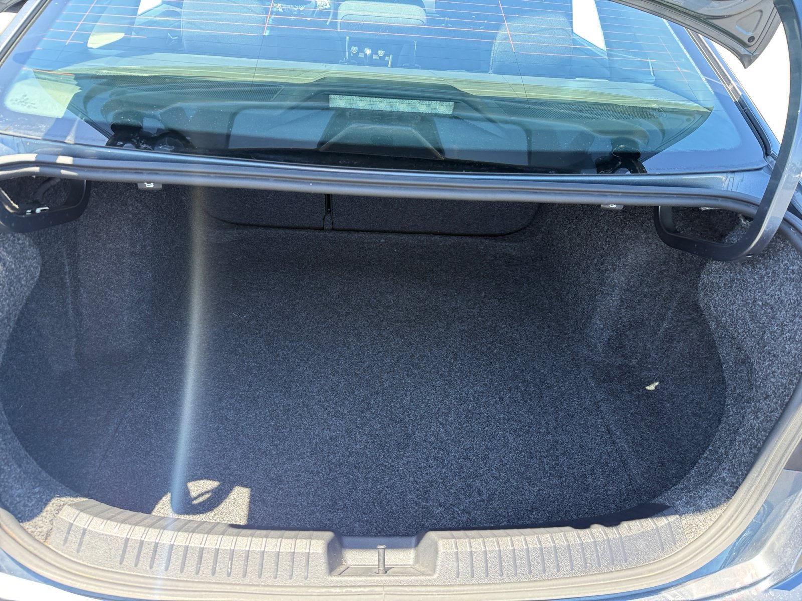 Used 2019 Platinum Gray Metallic Volkswagen 1.4T S image 17