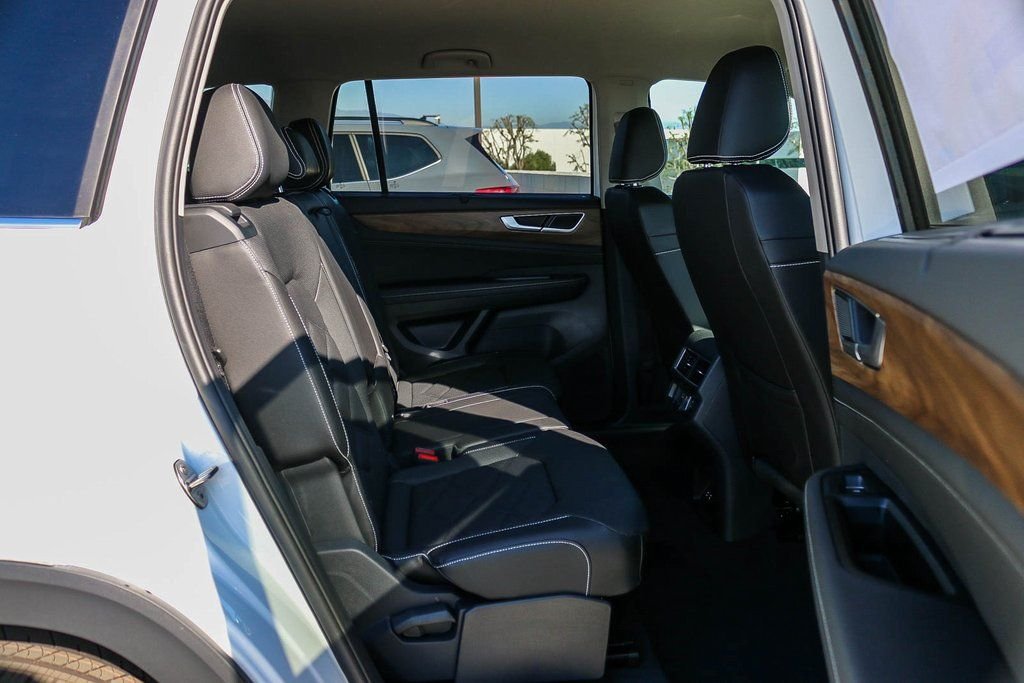2026 Volkswagen Atlas SE w/Tech - Photo 18