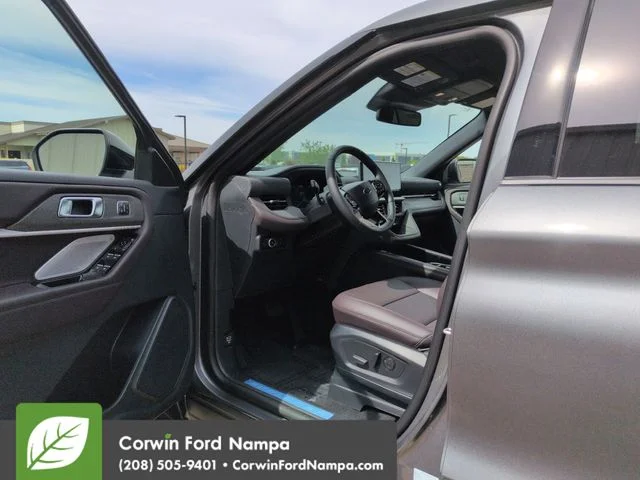 New 2026 Carbonized Gray Metallic Ford Platinum image 9