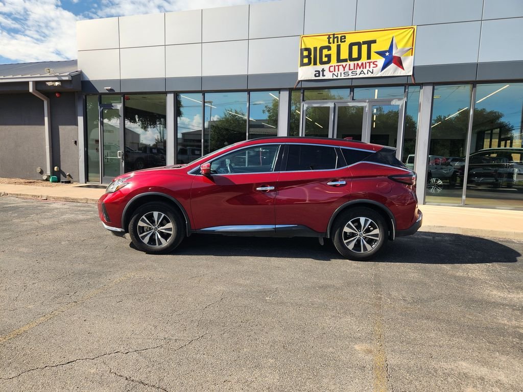 Used 2021 Red Nissan SV image 4