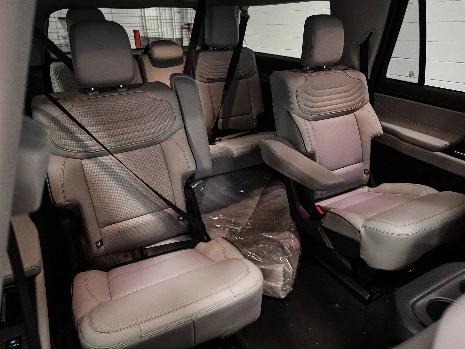 New 2026 Agate Black Metallic Ford MAX Platinum® image 26