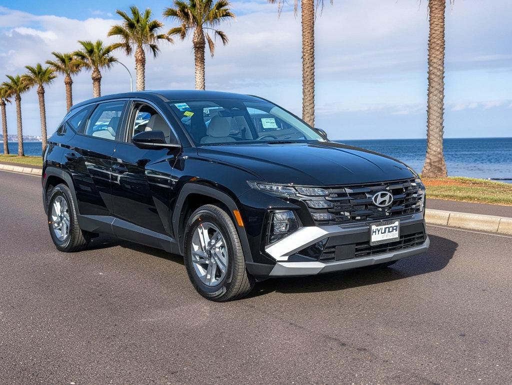 New 2026 Black Hyundai SE FWD image 4