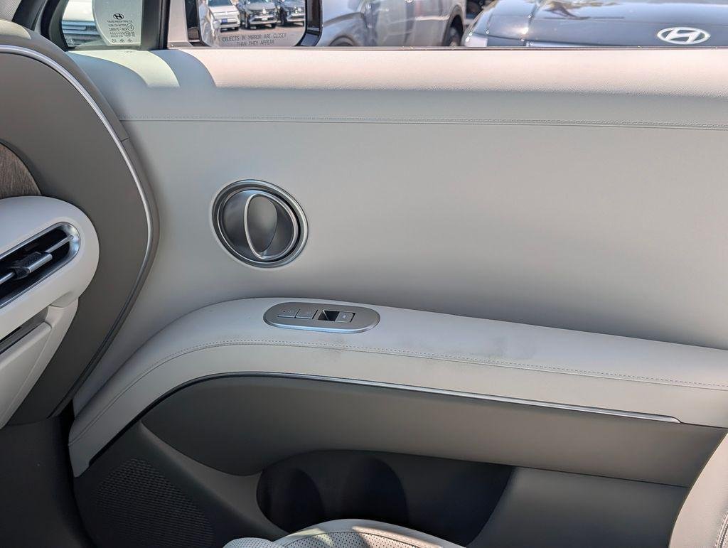 New 2027 Silver Hyundai Blue SEL 7P image 26