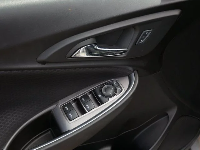 Used 2017 Silver Chevrolet Hybrid image 15
