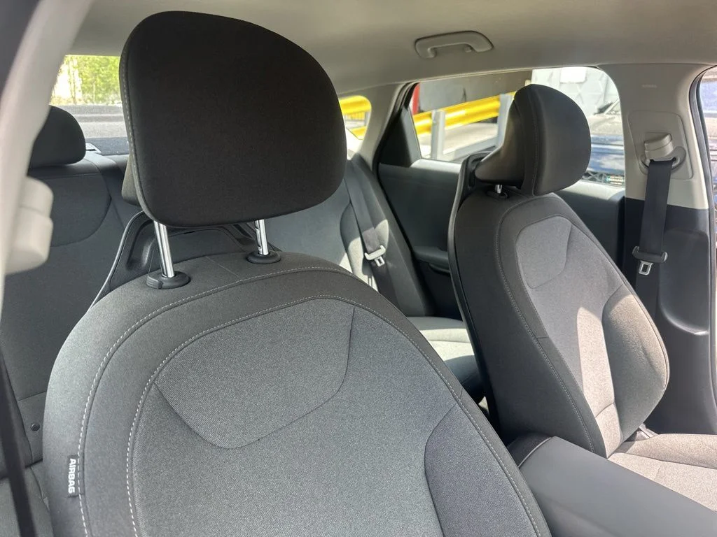 Used 2025 Black Kia LXS image 32