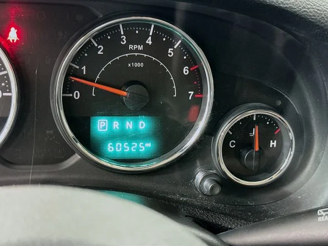 Used 2018 White Jeep Unlimited Sahara image 13