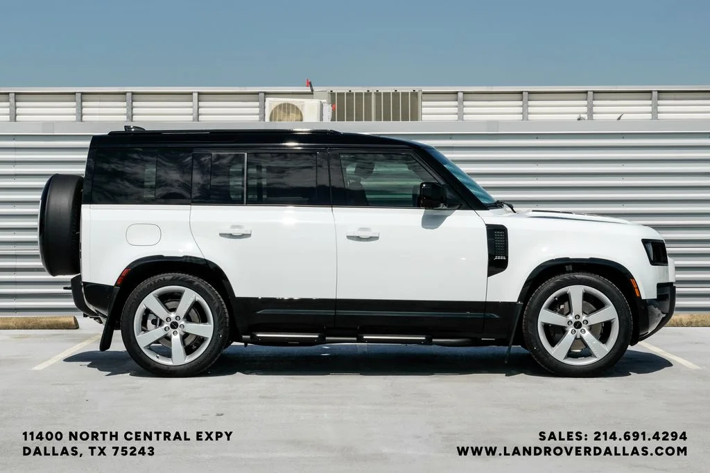 New 2026 Fuji White Land Rover X-Dynamic SE image 7