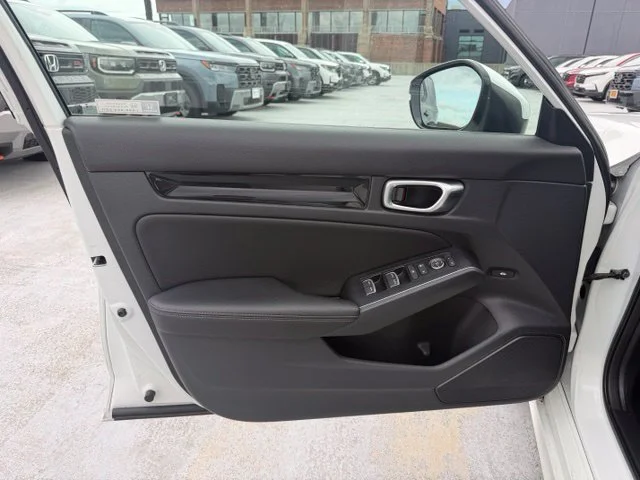 Used 2024 White Honda Touring image 11