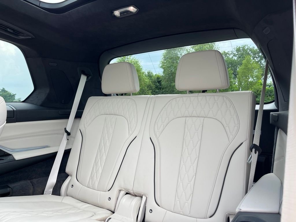 Certified Used 2024 Alpine White BMW M60i image 27