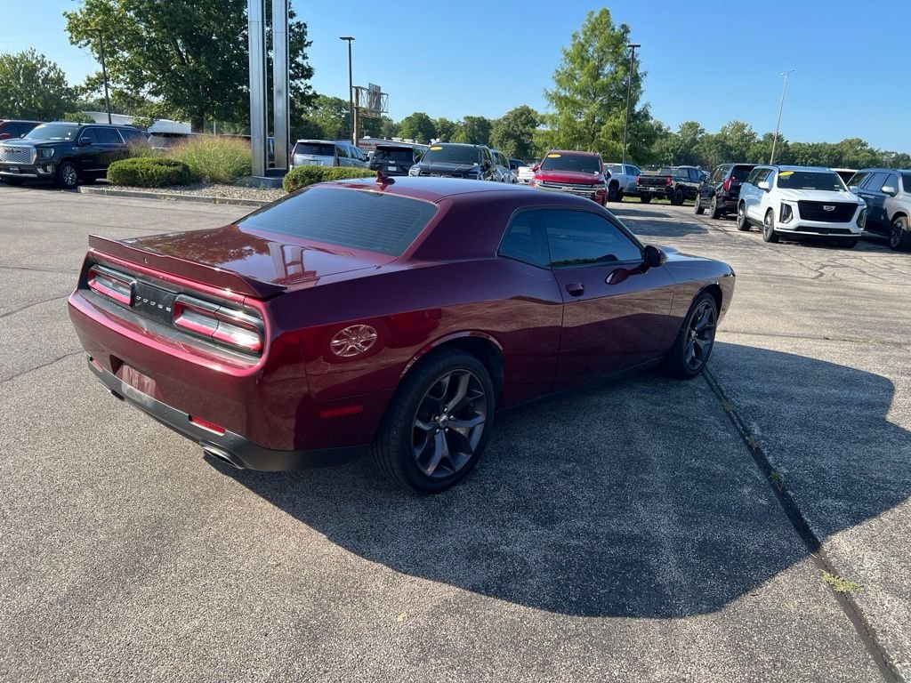 Used 2019 Red Dodge SXT image 7