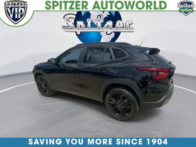 Used 2024 Mosaic Black Metallic Chevrolet ACTIV image 11