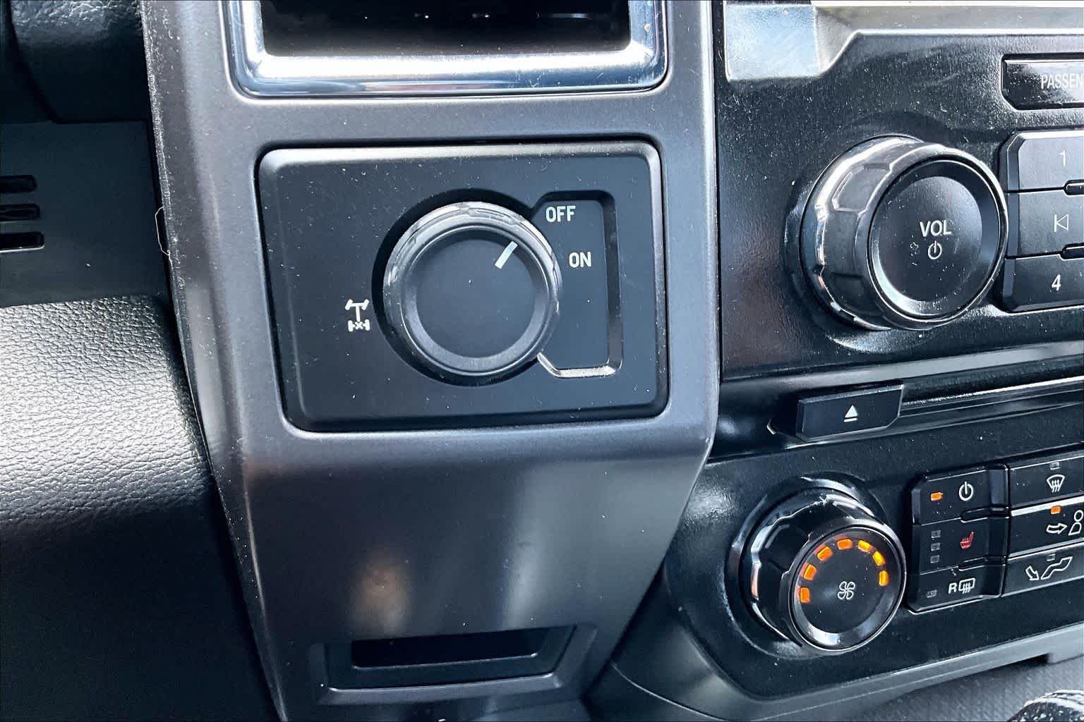 Used 2016 Shadow Black Ford XLT image 33