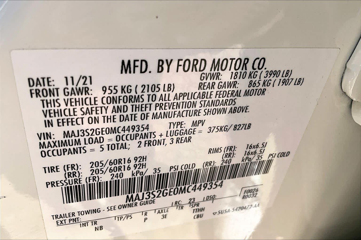 Used 2021 Diamond White Ford SE image 33
