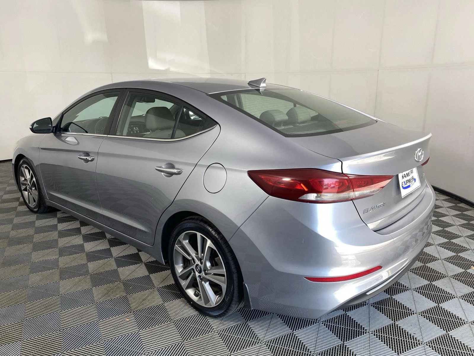 Used 2017 Shale Gray Metallic Hyundai Limited image 5