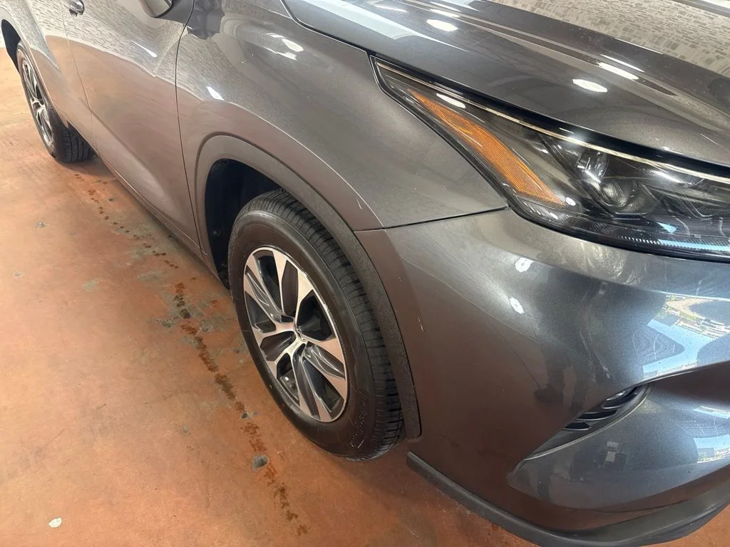 Used 2023 Gray Toyota XLE image 9