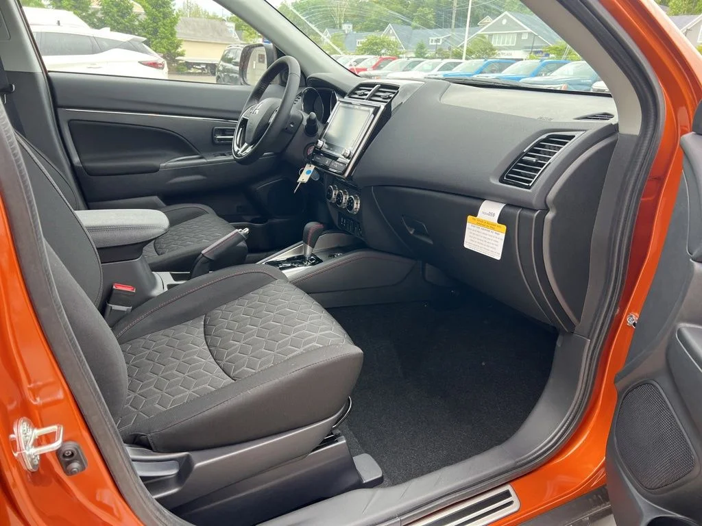 New 2026 Orange Mitsubishi 2.0 LE image 29