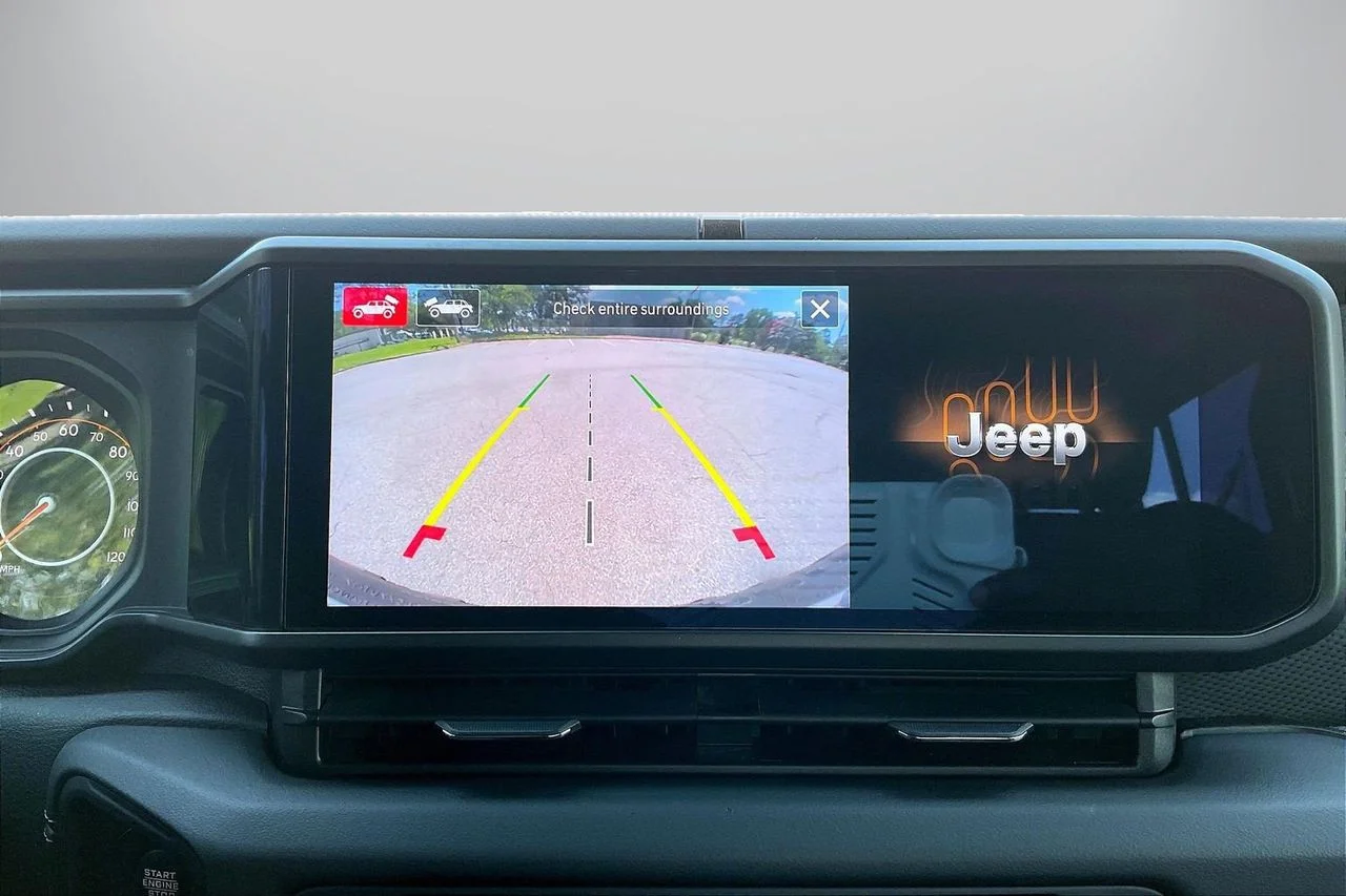 Certified Used 2025  Jeep Rubicon image 14
