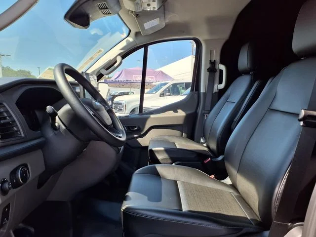 New 2026 Agate Black Metallic Ford Base image 6