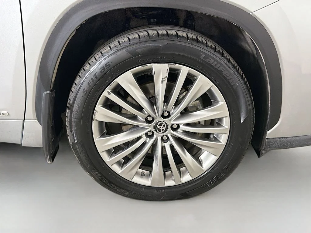Certified Used 2022 Silver Toyota Platinum image 32