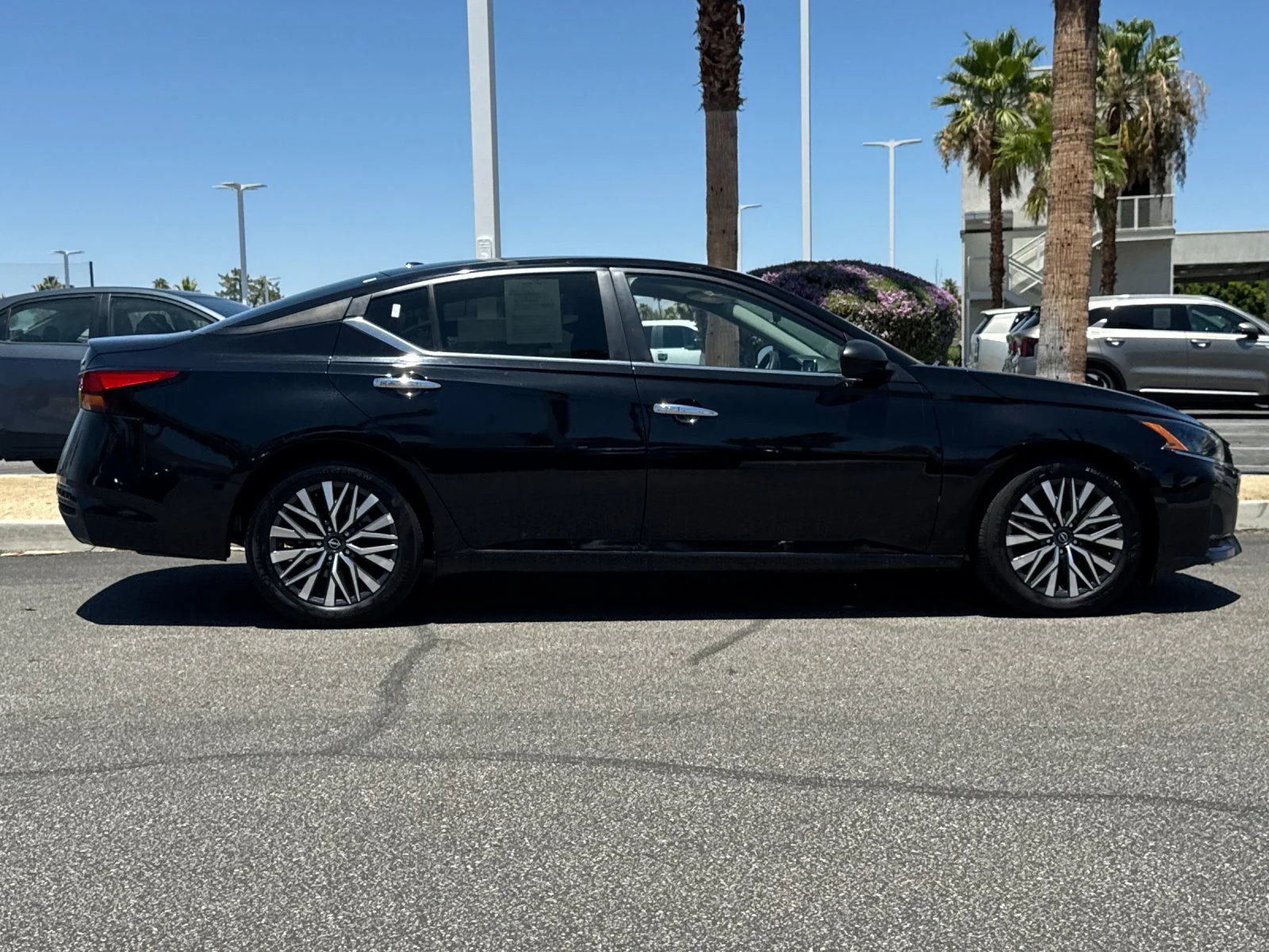 Used 2024 Black Nissan 2.5 SV image 2